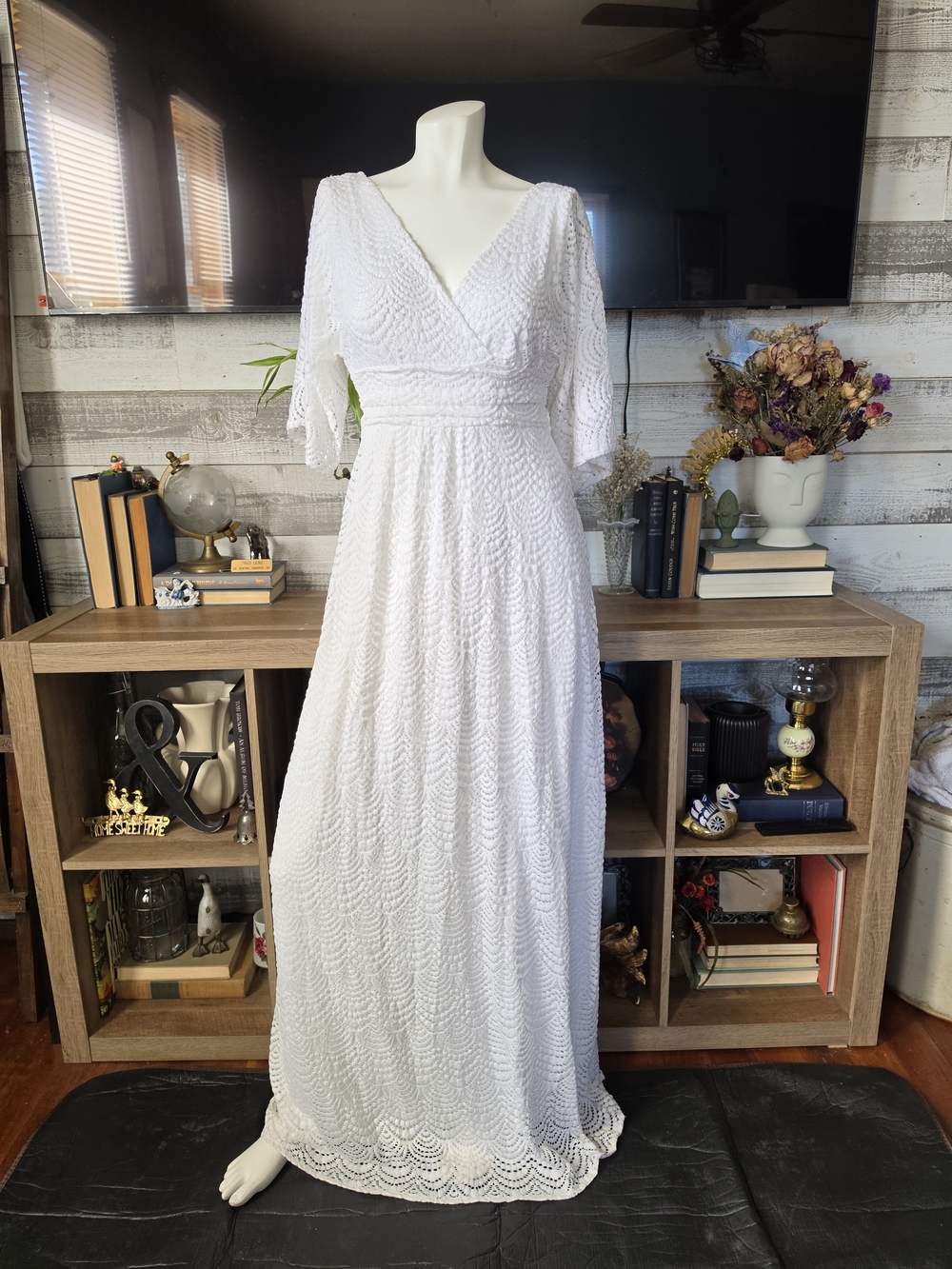 Lilly Pulitzer White Lace V-Neck Maxi Dress with Sleeve Detail